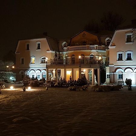 Hotel Regius 오폴레 외부 사진
