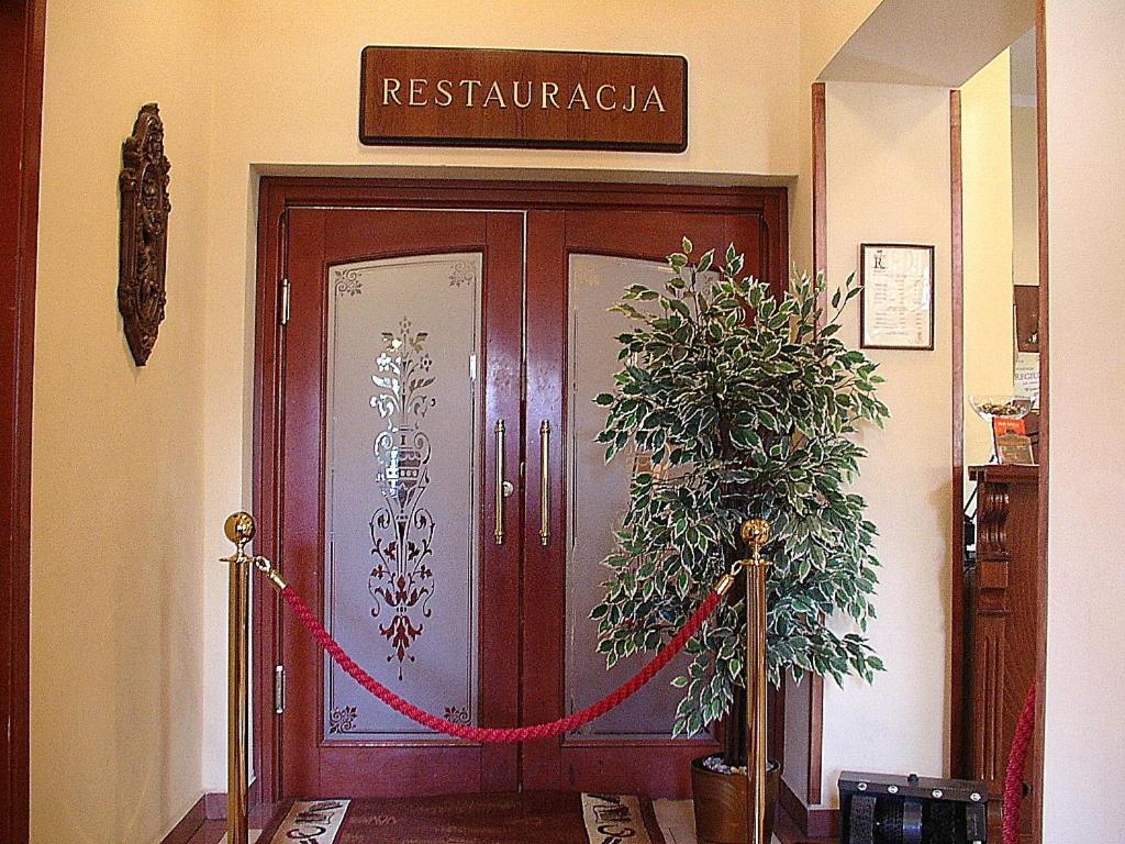 Hotel Regius 오폴레 외부 사진